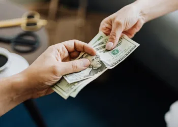 15 Things Rich People Never Waste Their Money On