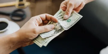 15 Things Rich People Never Waste Their Money On